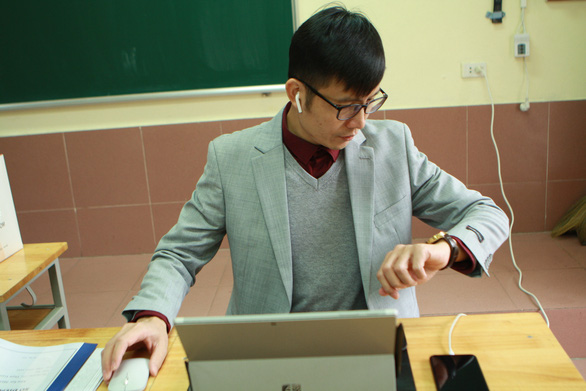 Trường THCS & THPT Nguyễn Tất Thành cho 100% học sinh học trực tuyến - Ảnh 6.
