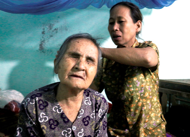 Phụ nữ U.60 nhận người dưng về làm 'mẹ' để chăm sóc: ‘Người ta nói tôi bị điên!’ - ảnh 3