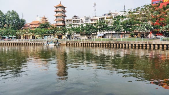 Sẽ nạo vét khoảng 122.000m3 bùn ở tuyến kênh Nhiêu Lộc - Thị Nghè - Ảnh 1.
