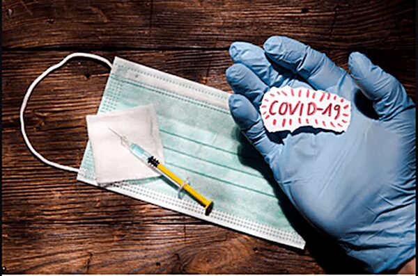 Đừng gom găng tay y tế như đã từng gom mua khẩu trang. Hãy chừa lại cho đội ngũ bác sĩ, y tá và nhân viên y tế khác
 /// Shutterstock