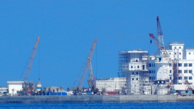 Việc Trung Quốc xây dựng quá nhiều ở Trường Sa khiến tài nguyên biển bị tổn hại nghiêm trọng	 /// Ảnh: Mai Thanh Hải
