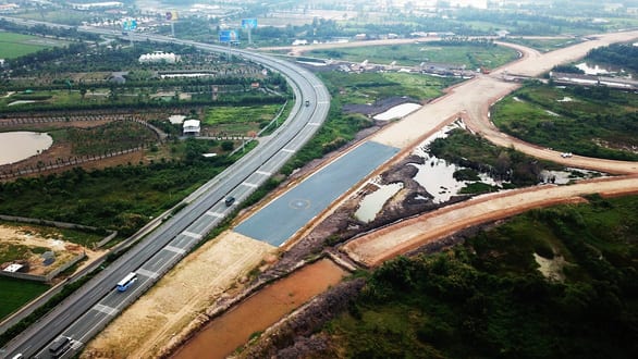 Chuyển 8 dự án đường cao tốc Bắc - Nam sang đầu tư công, khởi công trong tháng 8 - Ảnh 1.