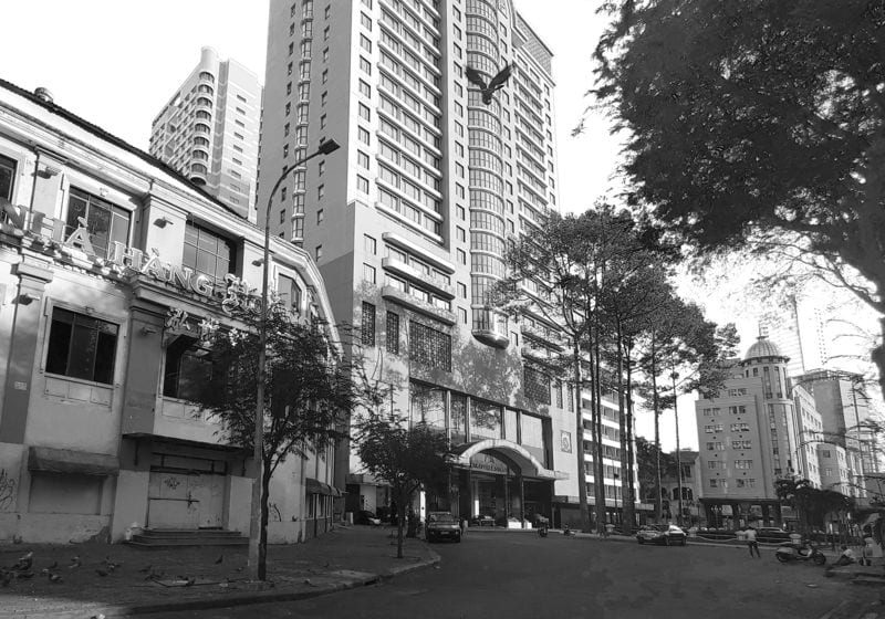 Khách sạn Caravel ttước 1975 là nơi trung tâm báo chí nước ngoài tới Saigon để đưa tin. Hiện nay vẫn còn giữ tên.