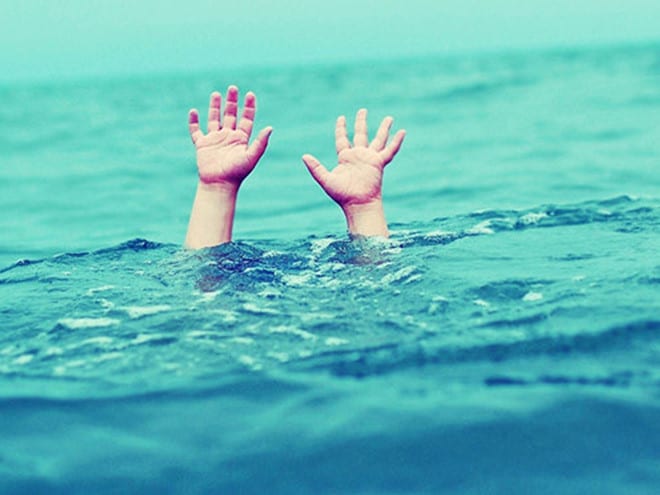 Gia đình cần trông coi trẻ cẩn thận, nhất là các biện pháp an toàn khi đi bơi, một phút sơ sẩy cũng có thể dẫn đến nguy cơ đuối nước /// Ảnh minh họa: Shutterstock