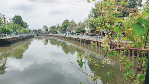 Nạo vét 40.000m3 bùn, kênh Nhiêu Lộc - Thị Nghè bắt đầu trong xanh - Ảnh 2.