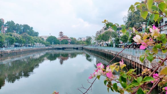 Nạo vét 40.000m3 bùn, kênh Nhiêu Lộc - Thị Nghè bắt đầu trong xanh - Ảnh 1.