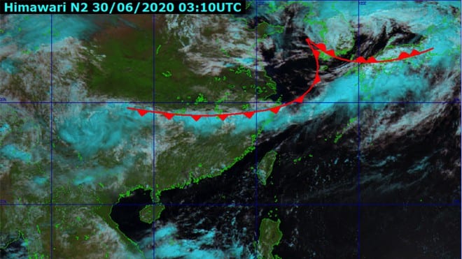 Dải mây front mei-yu gây ra mưa lụt kinh hoàng ở vùng đông nam Trung Quốc /// Ảnh Trung tâm Dự báo khí tượng thủy văn quốc gia