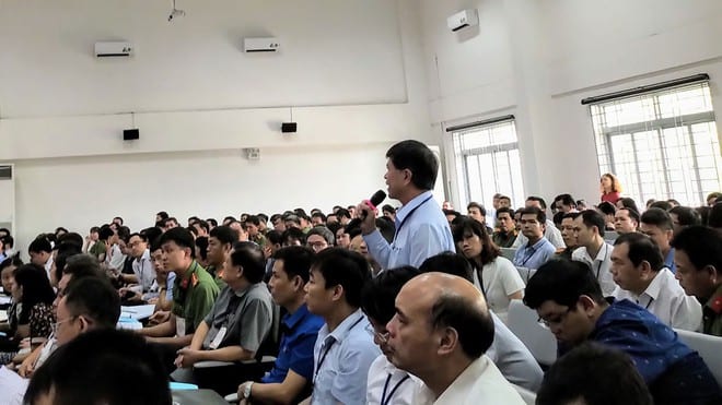 Ông Nguyễn Văn Hiếu, Phó giám đốc Sở GD-ĐT TP.HCM, phát biểu ý kiến tại hội nghị /// ĐĂNG NGUYÊN