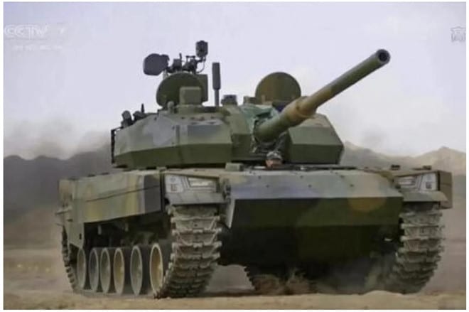 Xe tăng Type 15 nằm trong số khí tài quân sự được Trung Quốc triển khai đến cao nguyên Tây Tạng /// Chụp màn hình SCMP