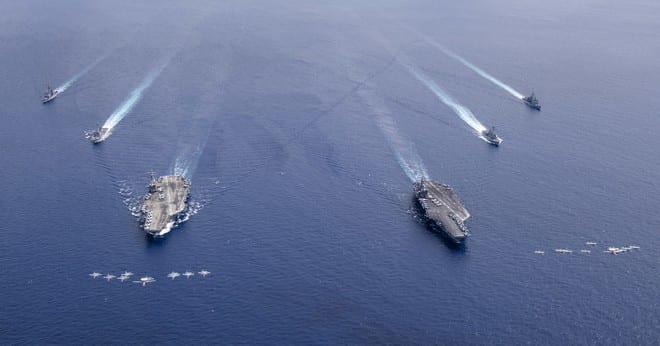 Hai tàu sân bay Mỹ trong cuộc tập trận ở Biển Đông ngày 6.7 /// Ảnh: DVIDS