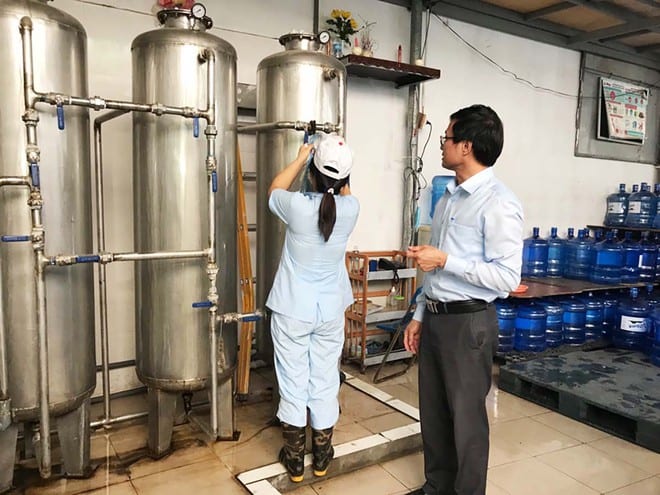 Kiểm tra chất lượng nước uống đóng bình tại Hà Nội /// Chi cục ATVSTP Hà Nội