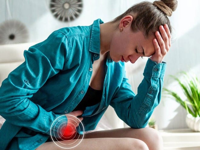 Nếu bị co thắt bụng cực độ sau khi ăn, có thể cực kỳ đau đớn. Nguyên nhân có thể do sỏi mật chặn ống dẫn mật. Nên đi cấp cứu càng sớm càng tốt. /// Ảnh minh họa: Shutterstock