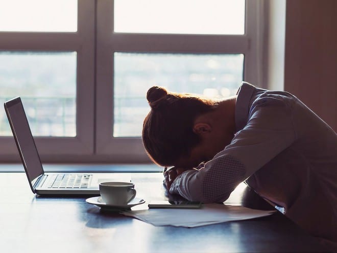 Từ 14 đến 16 giờ, nhiều người có cảm giác bản thân chậm chạp, mệt mỏi hơn bình thường /// Shutterstock