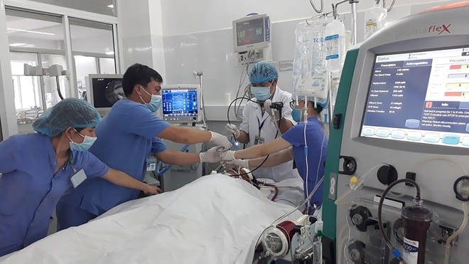 Một máy trợ thở xâm lấn được kết nối hệ thống hỗ trợ hồi sức tích cực tại Bệnh viện Đà Nẵng ẢNH: AN QUÂN