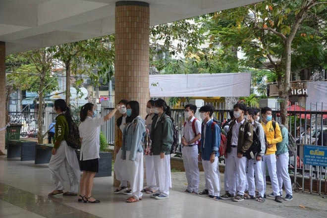 Sở GD-ĐT Đà Nẵng yêu cầu học sinh tham gi kỳ thi THPT phải đeo khẩu trang và đo thân nhiệt /// ẢNH: An Quân