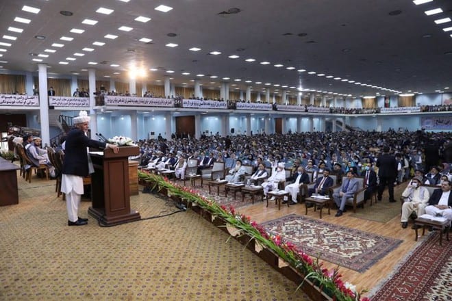 Tổng thống Afghanistan Ashraf Ghani phát biểu tại cuộc họp Đại hội đồng các bộ lạc ở Kabul /// Reuters