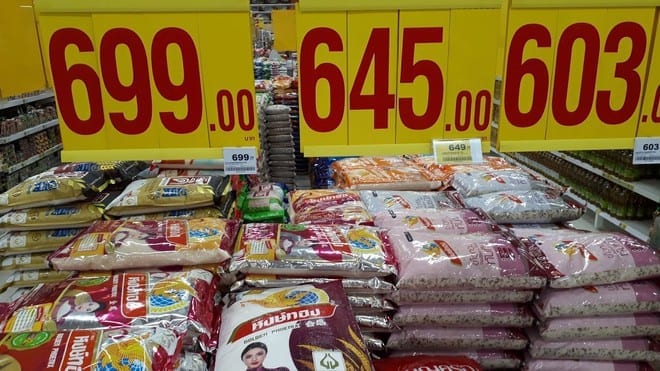Trong tuần qua, gạo 5% tấm của Việt Nam xuất khẩu cao hơn gạo Thái cùng loại 15 USD/tấn /// Ảnh: Minh Quang