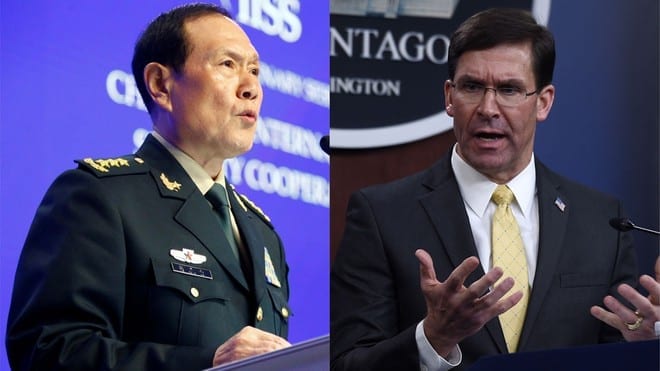 Bộ trưởng Quốc phòng Trung Quốc Ngụy Phượng Hòa (trái) và người đồng cấp Mỹ Mark Esper /// REUTERS/AFP
