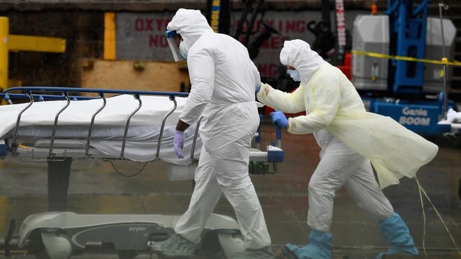Bệnh nhân tử vong vì Covid-19 được đẩy vào nhà xác ở New York /// Reuters