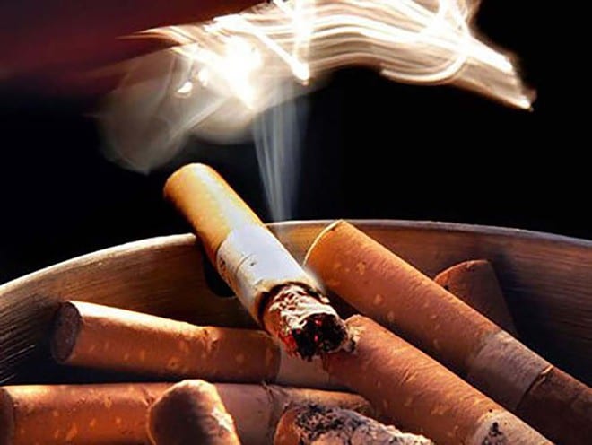 Khói thuốc lá (do quá trình đốt cháy) là nguyên nhân chính gây ra các bệnh liên quan tới việc hút thuốc lá 