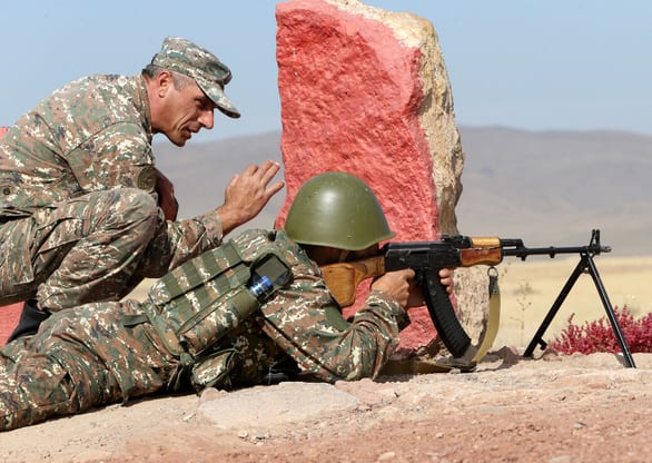 Armenia và Azerbaijan lại tố nhau vi phạm thỏa thuận ngừng bắn - Ảnh 1.