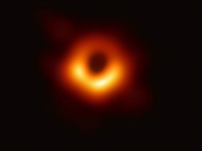 Nobel Vật lý trao cho nghiên cứu về hố đen1