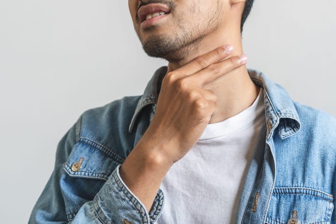 Nổi hạch không đau ở cổ, nách hoặc vùng bẹn có thể là dấu hiệu của bệnh ung thư máu /// Ảnh minh họa: Shutterstock