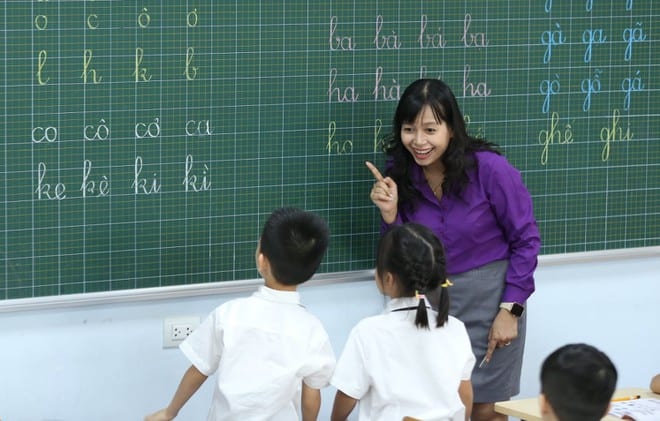 Cô Nguyễn Thị Minh Hạnh cho rằng có 3 điều cần với giáo viên dạy lớp 1 là kiên trì, luôn duy trì được cảm xúc tích cực và học tập không ngừng /// ẢNH: T.M