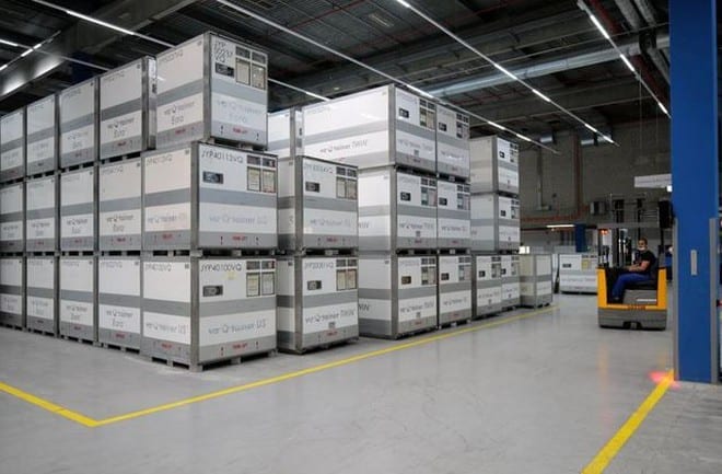 Kho lạnh của tập đoàn logistocs va-Q-tec (Đức) ở Wuerzburg đã sẵn sàng để tồn trữ và phân phối vắc xin Covid-19 /// Reuters