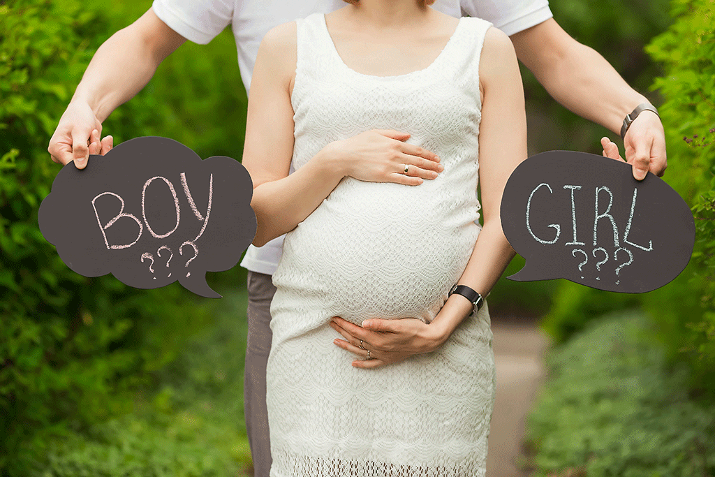 Phạt tiền từ 10 - 12 triệu đồng đối với hành vi dùng vũ lực để ép buộc người mang thai loại bỏ thai nhi vì lý do lựa chọn giới tính /// Ảnh minh họa: Shutterstock
