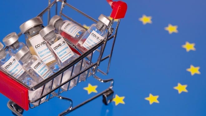Người dân châu Âu có thể phải đợi sang năm mới có vắc xin Covid-19 /// Reuters