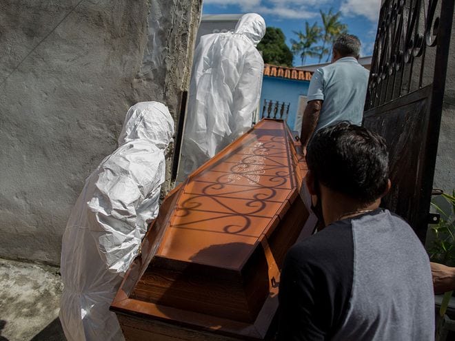 Đã có hơn 2,1 triệu người chết vì Covid-19 /// Ảnh: AFP