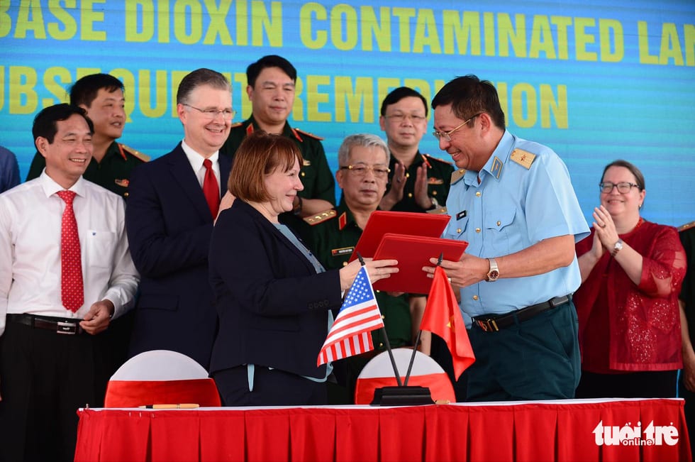 Công bố quy trình làm sạch dioxin ở sân bay Biên Hòa - Ảnh 12.