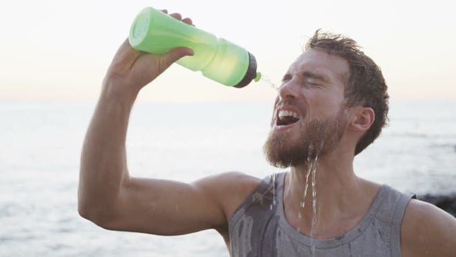 Lúc nào cũng cảm thấy khát nước kèm theo sụt cân, kiệt sức và cáu kỉnh, đi khám tiểu đường ngay /// Ảnh minh họa: Shutterstock