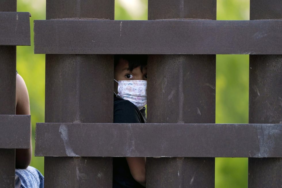 Hàng ngàn trẻ em Trung Mỹ, Mexico không người lớn kèm đang vượt biên sang Mỹ - Ảnh 8.