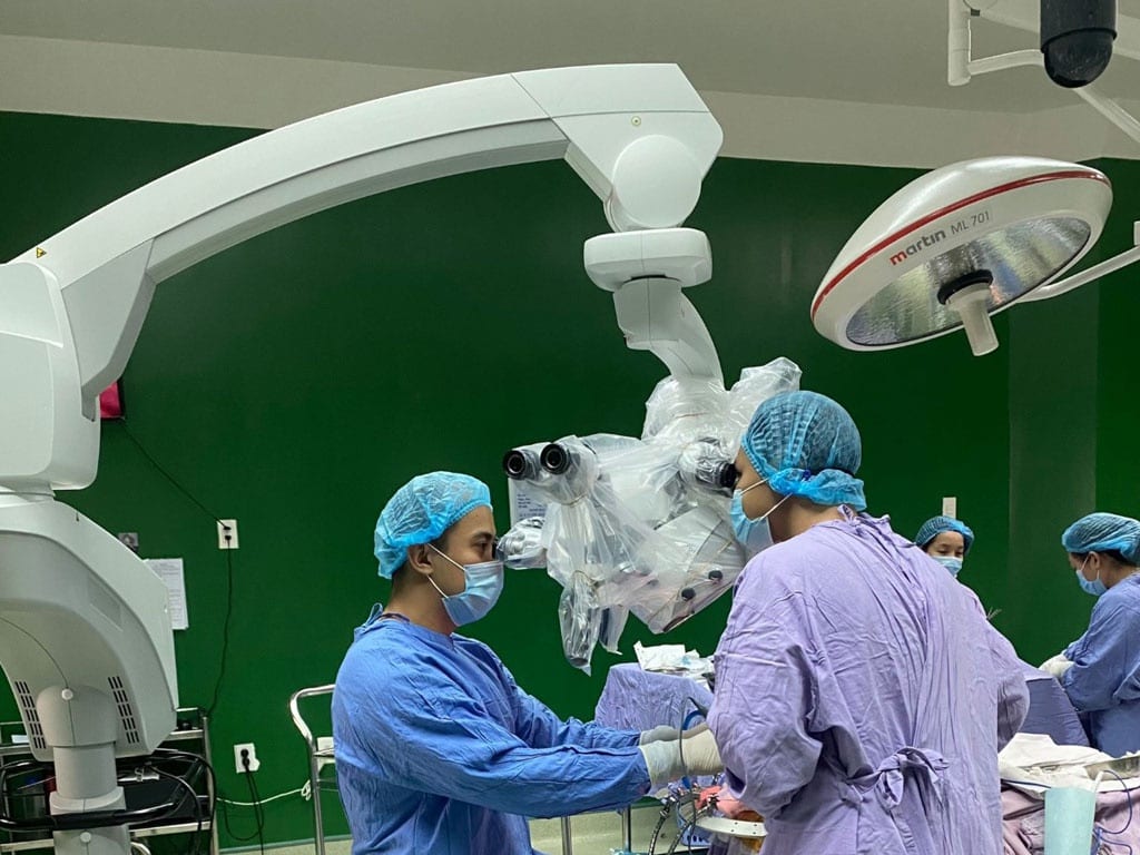 Phẫu thuật giải ép vi mạch xử lý ca bệnh co giật nửa mặt tại Bệnh viện Đà Nẵng /// Q.H