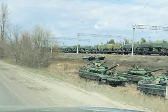 G7 tố Nga huy động quân đến biên giới với Ukraine mà không báo trước - Ảnh 1.
