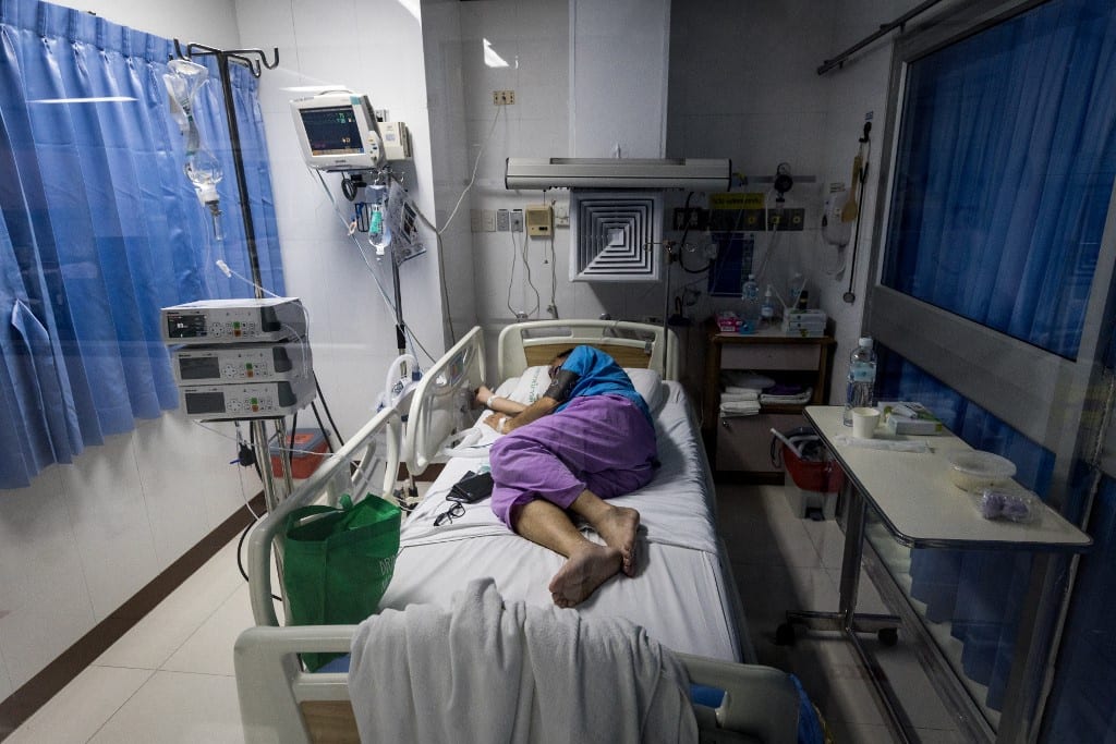 Bệnh nhân Covid-19 tại bệnh viện Vibhavadi ở Bangkok, Thái Lan /// AFP