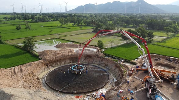 Hàng trăm triệu USD rót vào dự án năng lượng tái tạo quy mô lớn ở Việt Nam - Ảnh 1.