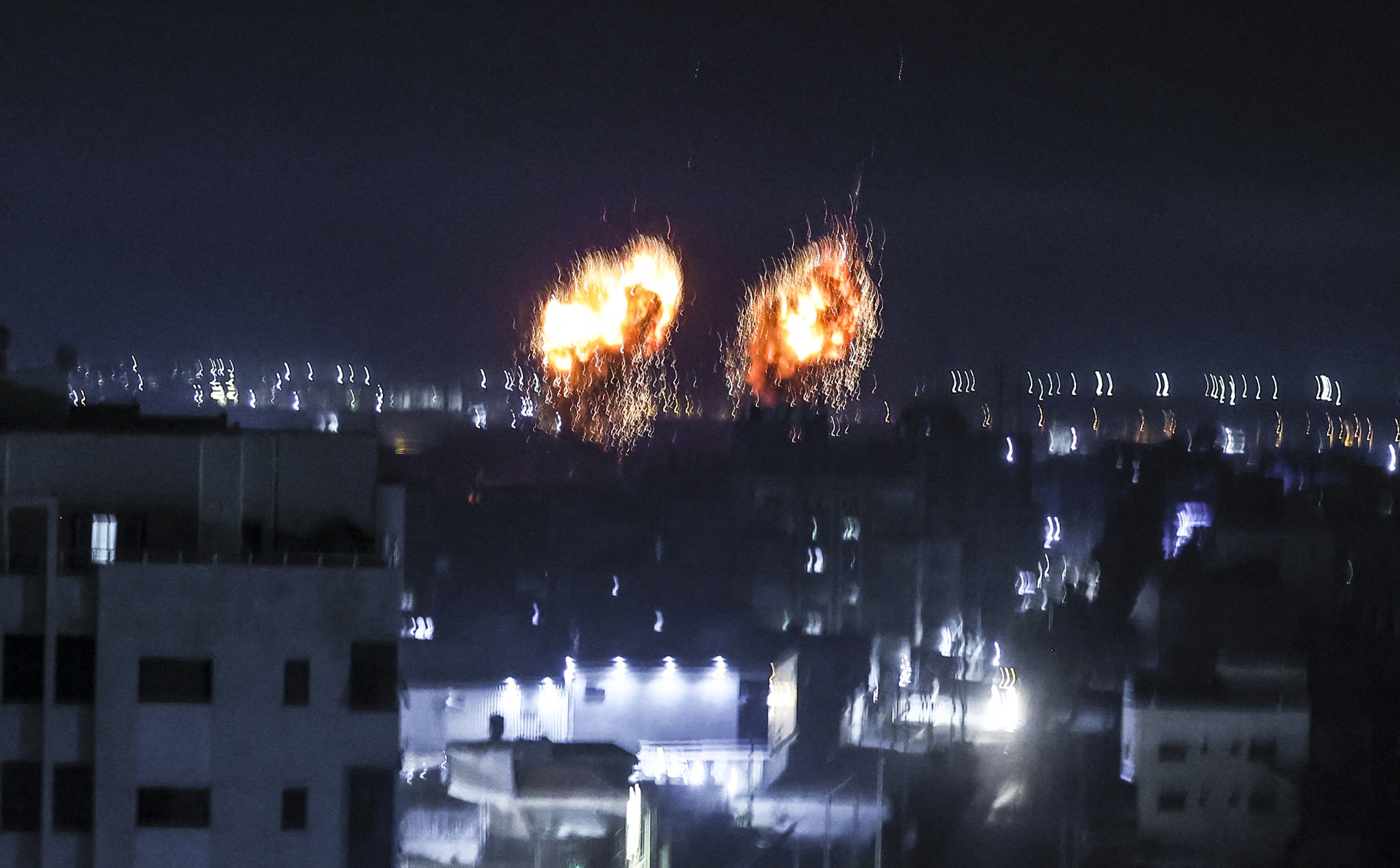 Một vụ nổ tại Gaza sau cuộc không kích mới nhất của Israel /// AFP