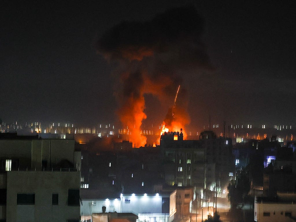 Vụ nổ tại TP.Gaza sau cuộc không kích của Israel /// Ảnh: AFP