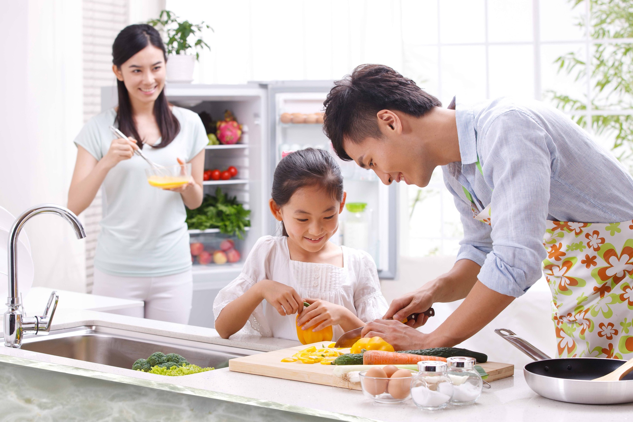 Chế biến thực phẩm an toàn đóng vai trò quan trọng đối với sức khỏe cả gia đình /// Ảnh: Shutterstock