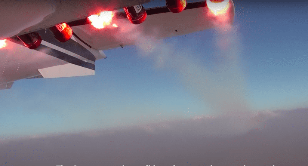 UAE dùng UAV phóng điện tạo mưa - ảnh 1
