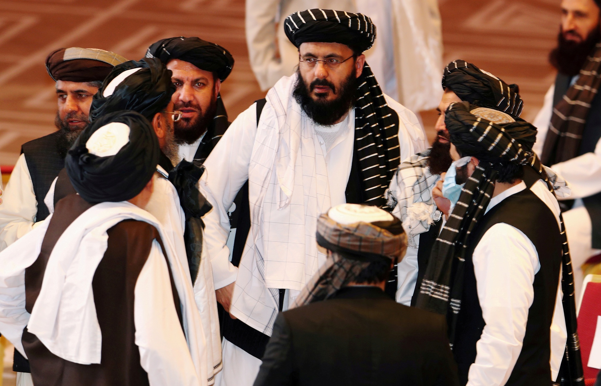 Đại diện Taliban tham dự một cuộc đàm phán với chính phủ Afghanistan /// Reuters