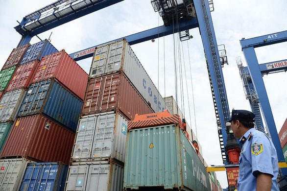 Bộ Công thương đề nghị giảm phí lưu container, kho bãi cho doanh nghiệp - Ảnh 1.