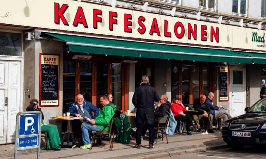 Người đã hoàn thành tiêm chủng được vào các quán bar và nhà hàng ở Đan Mạch từ ngày 21.4. /// REUTERS