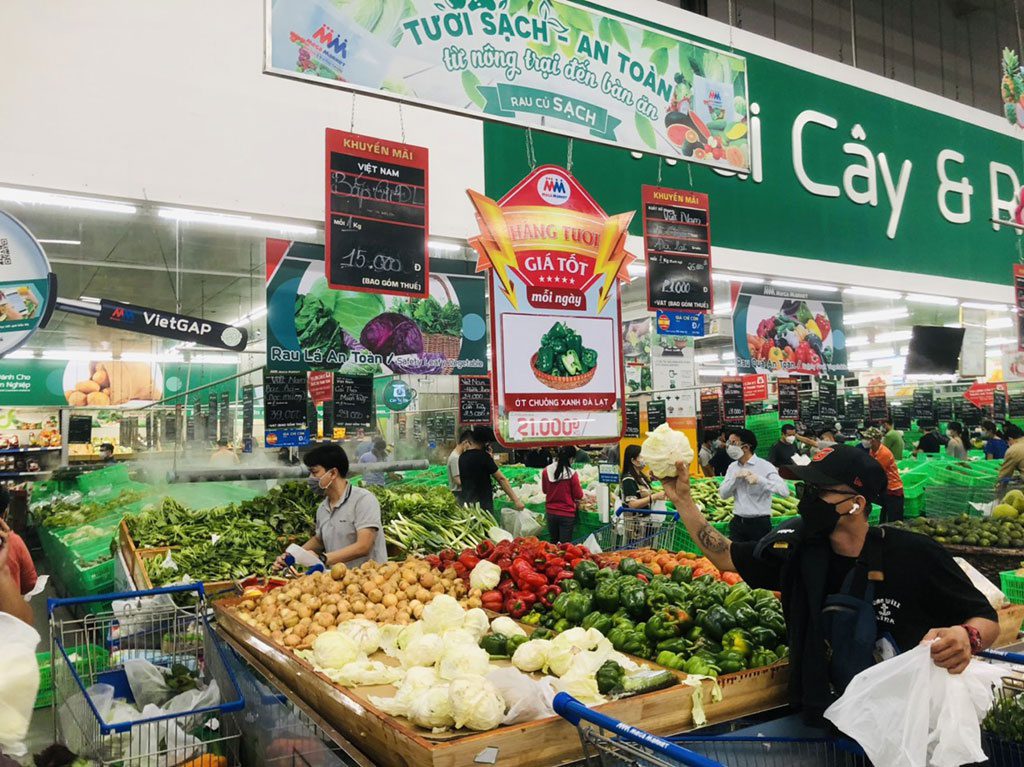 Hàng hóa cung ứng cho TP.HCM từ ngày 23.8 diễn ra bình thường, siêu thị vẫn mở bán /// ẢNH: KHẢ HÒA