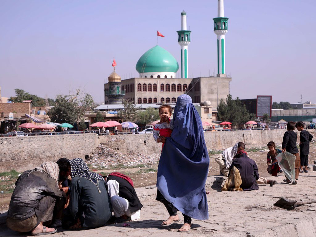 Người Afghanistan trên đường phố Kabul ngày 4.9 /// REUTERS