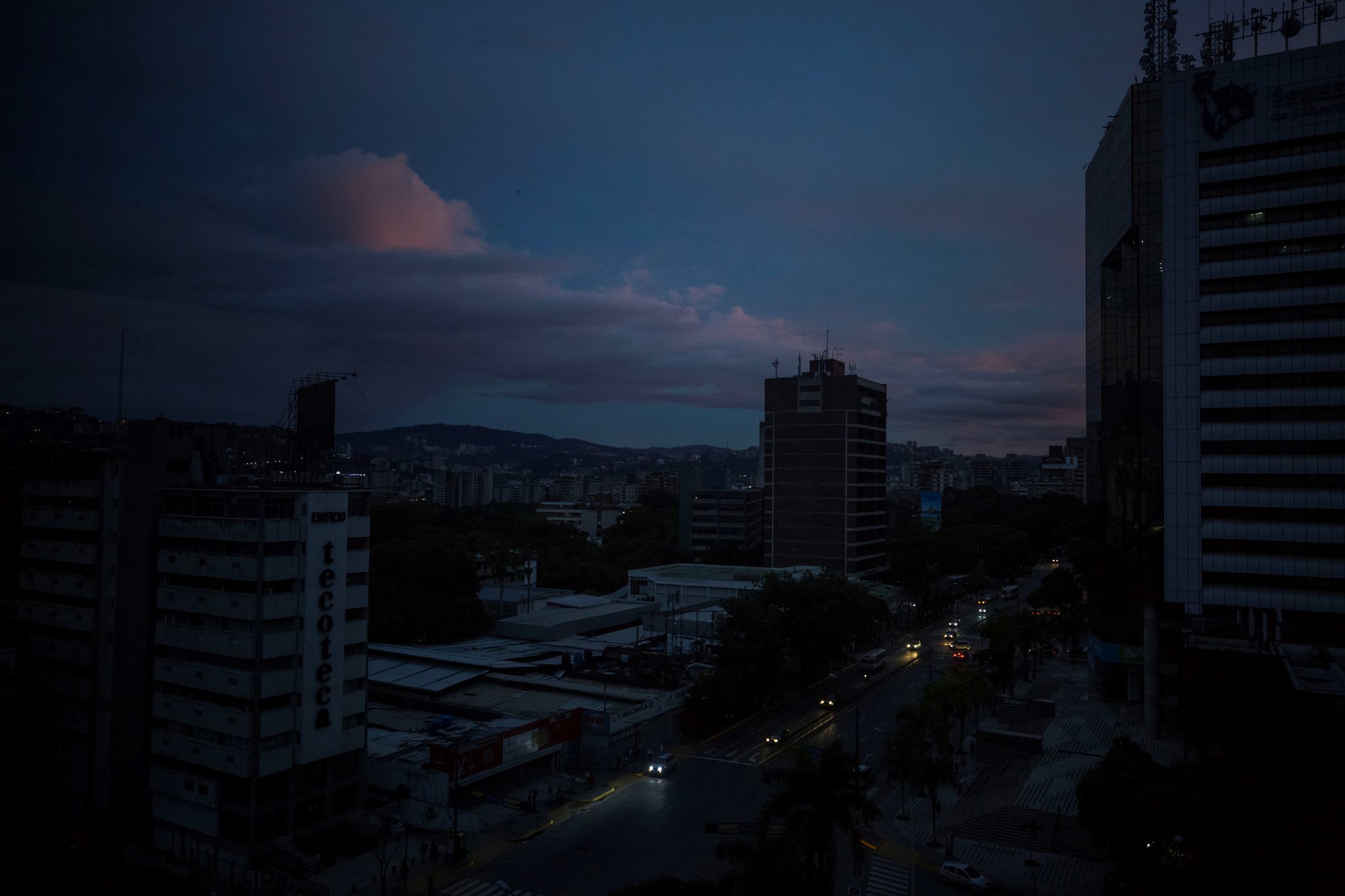 Thủ đô Caracas lại bị mất điện trên diện rộng nghi do lưới điện bị tấn công /// Shutterstock