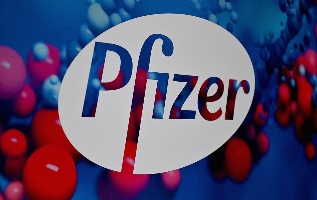 Công ty dược Pfizer đang thử nghiệm thuốc ngăn những người đã bị phơi nhiễm virus SARS-CoV-2 mắc Covid-19 /// AFP